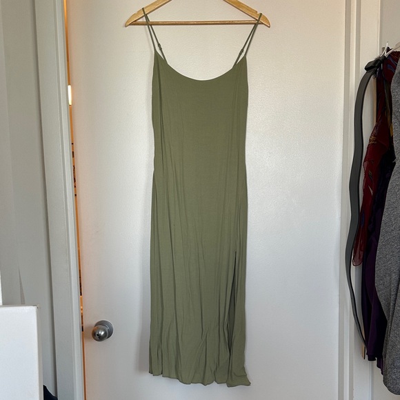 Aritzia Wilfred Green Slit Midi Dress - Picture 1 of 5